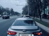 Toyota Camry 2018 года за 14 000 000 тг. в Алматы – фото 5