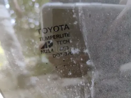 Стекло двери задняя правая Toyota Tundra 2003-2006 за 35 000 тг. в Алматы – фото 2