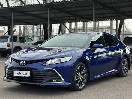 Toyota Camry 2021 года за 15 350 000 тг. в Алматы – фото 13