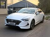 Hyundai Sonata 2022 года за 10 800 000 тг. в Алматы