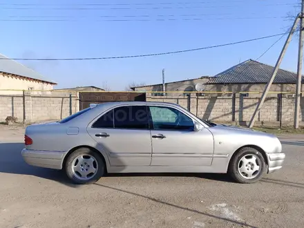 Mercedes-Benz E 280 1997 года за 2 600 000 тг. в Аса – фото 18