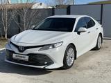 Toyota Camry 2019 года за 14 700 000 тг. в Атырау – фото 2