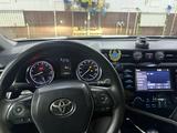 Toyota Camry 2018 года за 6 000 000 тг. в Уральск – фото 4