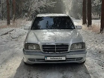 Mercedes-Benz C 220 1996 года за 3 400 000 тг. в Алматы – фото 4