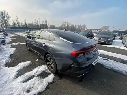 Kia K5 2020 года за 7 387 200 тг. в Алматы – фото 4