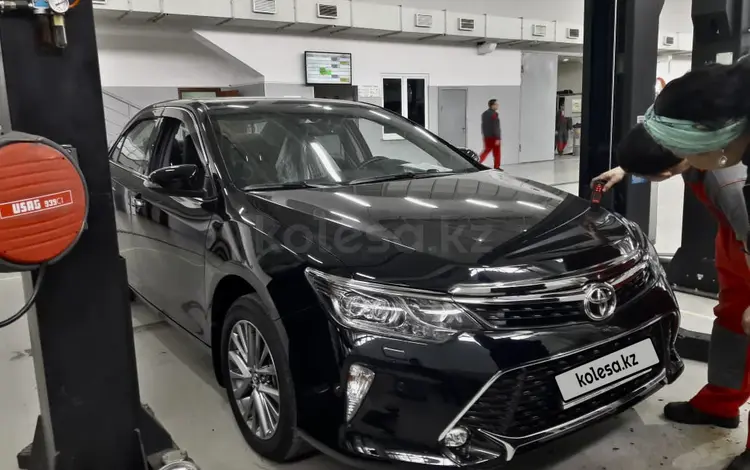 Toyota Camry 2017 года за 16 000 000 тг. в Шымкент