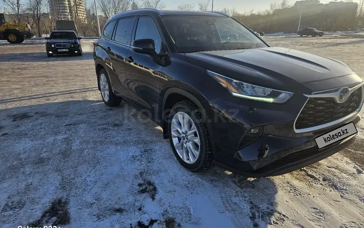 Toyota Highlander 2020 года за 23 900 000 тг. в Астана