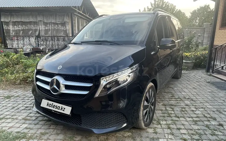 Mercedes-Benz V 300 2021 года за 33 000 000 тг. в Алматы