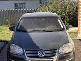Volkswagen Jetta 2006 годаүшін2 350 000 тг. в Уральск
