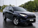 Toyota RAV4 2020 года за 9 400 000 тг. в Актобе – фото 3