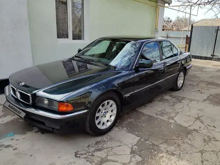 BMW 735 1997 года за 4 200 000 тг. в Алматы