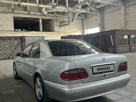 Mercedes-Benz E 320 2000 года за 3 400 000 тг. в Шымкент – фото 7