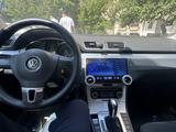 Volkswagen Passat 2011 года за 4 700 000 тг. в Шымкент – фото 5