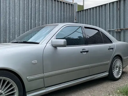 Mercedes-Benz E 430 1995 года за 4 500 000 тг. в Алматы – фото 3