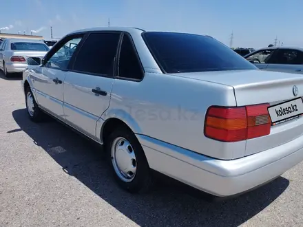 Volkswagen Passat 1996 года за 2 100 000 тг. в Тараз – фото 17