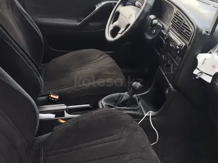 Volkswagen Passat 1996 года за 2 100 000 тг. в Тараз – фото 23