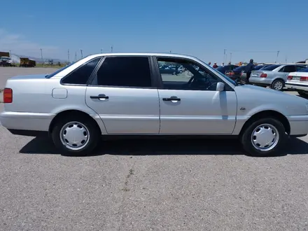 Volkswagen Passat 1996 года за 2 100 000 тг. в Тараз – фото 4