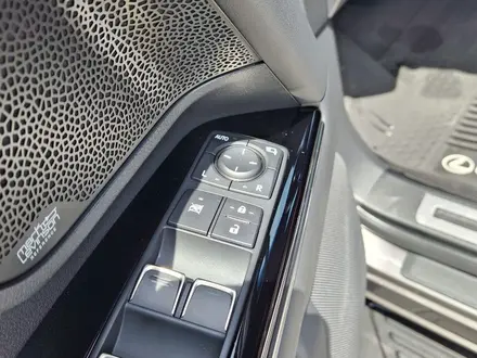Lexus LX 600 2025 года за 78 000 000 тг. в Алматы – фото 26