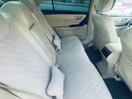 Toyota Camry 2015 года за 6 400 000 тг. в Атырау – фото 12