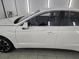 Hyundai Sonata 2021 годаүшін11 800 000 тг. в Петропавловск – фото 3