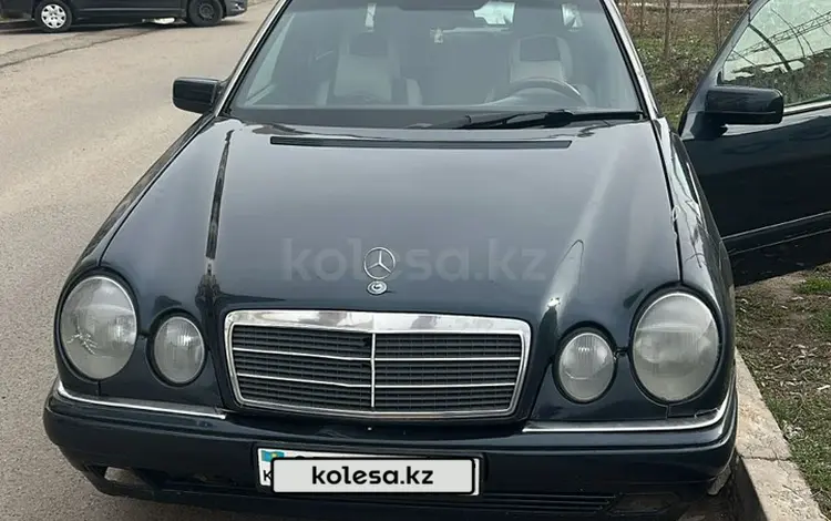 Mercedes-Benz E 230 1996 года за 2 100 000 тг. в Алматы