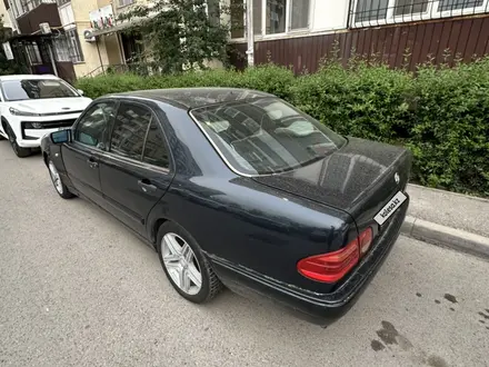 Mercedes-Benz E 230 1996 года за 2 100 000 тг. в Алматы – фото 3