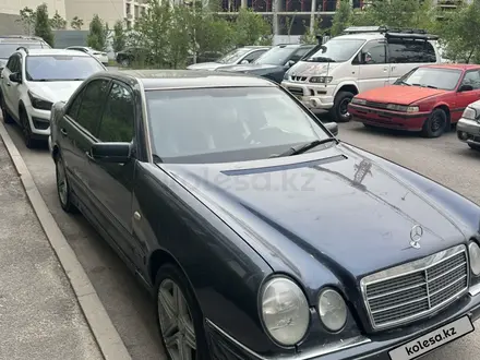 Mercedes-Benz E 230 1996 года за 2 100 000 тг. в Алматы – фото 5
