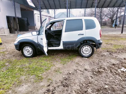 Chevrolet Niva 2014 года за 900 000 тг. в Жетысай – фото 14