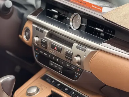 Lexus ES 250 2017 года за 16 300 000 тг. в Алматы – фото 11