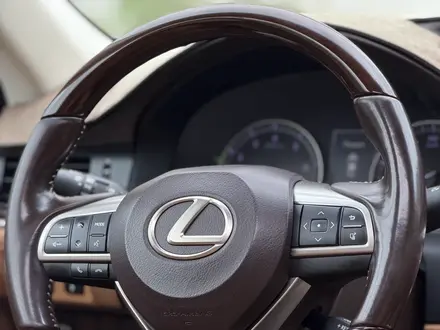 Lexus ES 250 2017 года за 16 300 000 тг. в Алматы – фото 8
