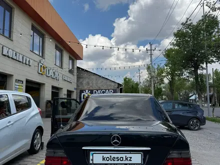 Mercedes-Benz E 220 1995 года за 2 500 000 тг. в Шымкент – фото 5