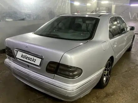 Mercedes-Benz E 280 2000 года за 2 750 000 тг. в Астана – фото 3