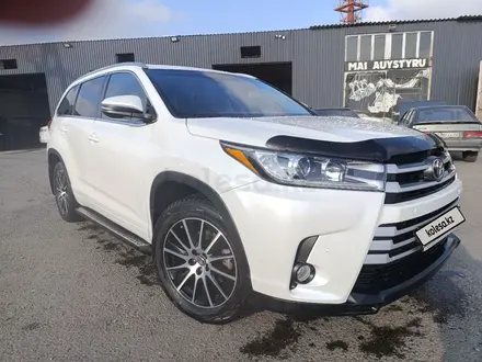 Toyota Highlander 2017 года за 18 900 000 тг. в Алматы – фото 3