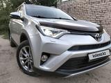 Toyota RAV4 2017 годаүшін15 200 000 тг. в Семей