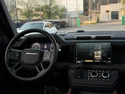 Land Rover Defender Outbound 2025 года за 46 200 000 тг. в Алматы – фото 37
