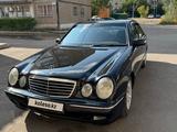 Mercedes-Benz E 200 2000 года за 3 300 000 тг. в Караганда