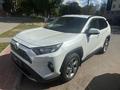 Toyota RAV4 2021 года за 16 200 000 тг. в Астана – фото 2