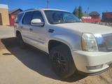 Cadillac Escalade 2007 годаүшін9 500 000 тг. в Актобе – фото 2