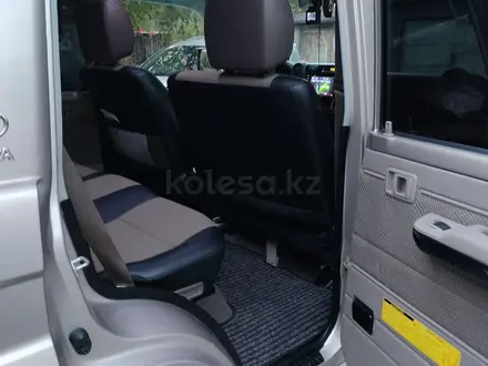 Toyota Land Cruiser 2013 года за 21 500 000 тг. в Алматы – фото 12