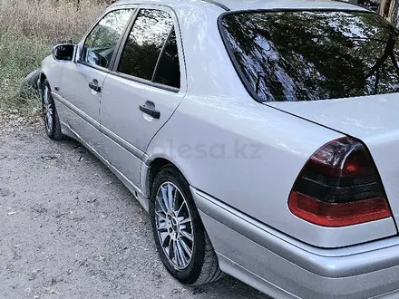 Mercedes-Benz C 200 1998 года за 4 200 000 тг. в Караганда – фото 3