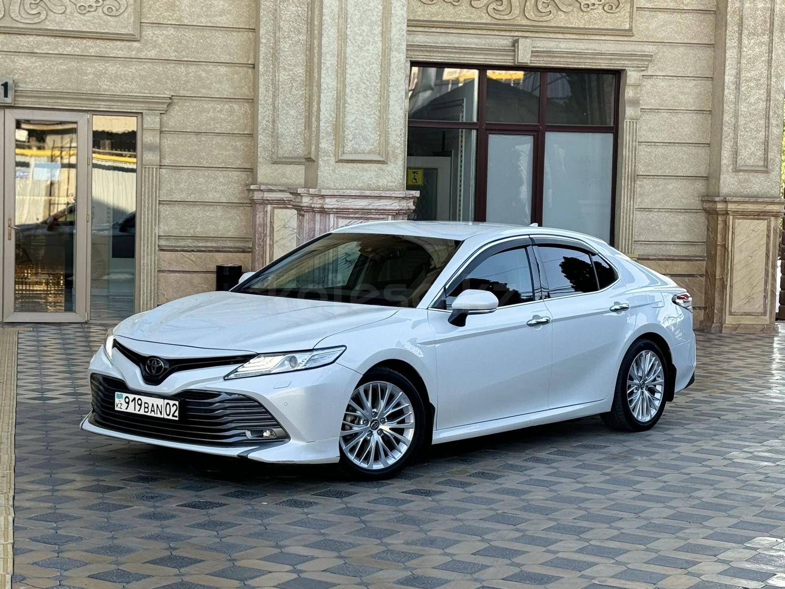 Toyota Camry 2018 г.