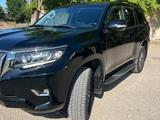 Toyota Land Cruiser Prado 2021 года за 26 000 000 тг. в Актобе