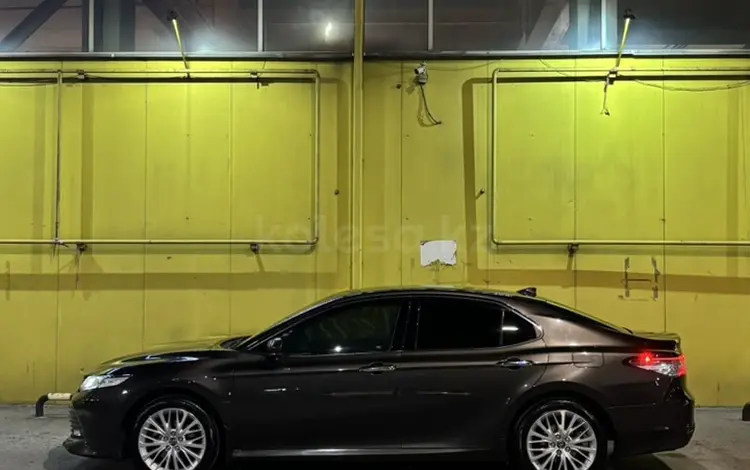 Toyota Camry 2018 года за 14 444 444 тг. в Семей