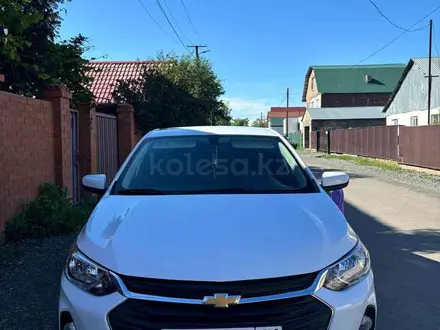 Chevrolet Onix 2023 года за 6 500 000 тг. в Астана – фото 2