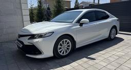 Toyota Camry 2021 года за 12 900 000 тг. в Караганда – фото 3