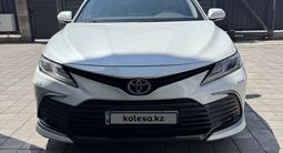 Toyota Camry 2021 года за 12 900 000 тг. в Караганда