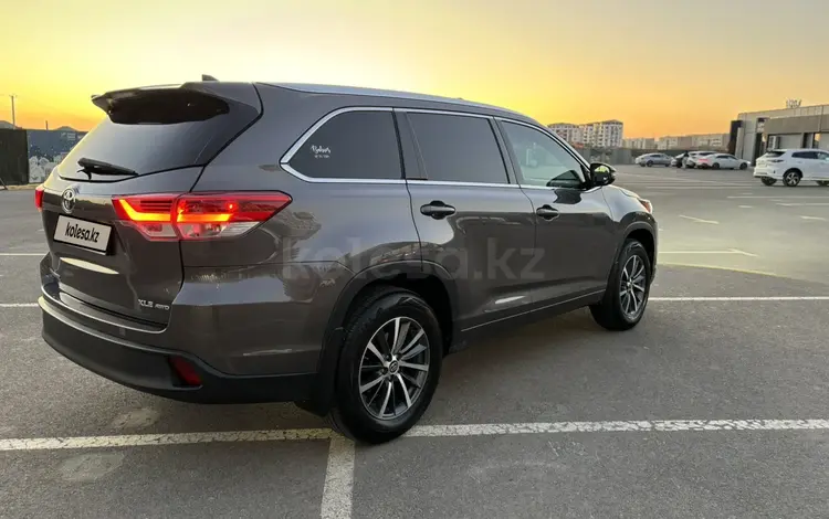 Toyota Highlander 2017 года за 17 400 000 тг. в Шымкент