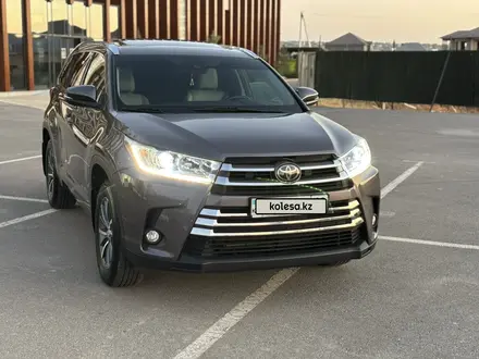 Toyota Highlander 2017 года за 17 400 000 тг. в Шымкент – фото 3