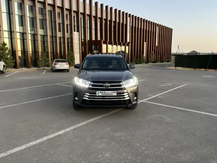 Toyota Highlander 2017 года за 17 400 000 тг. в Шымкент – фото 4