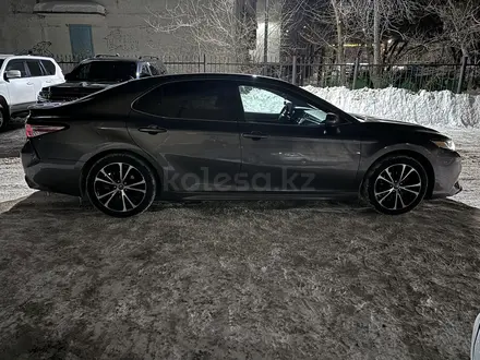 Toyota Camry 2019 года за 11 500 000 тг. в Астана – фото 5